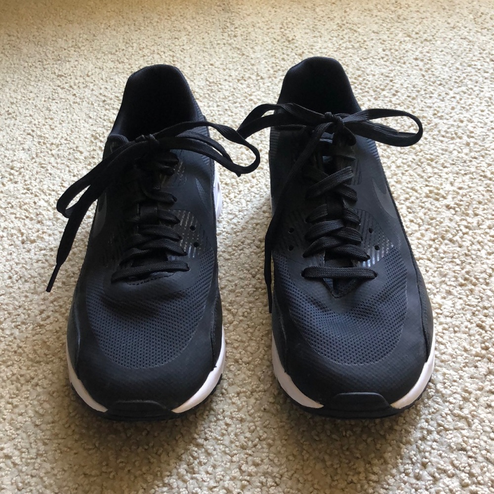 Black Nike Air Max, US women’s 8.5